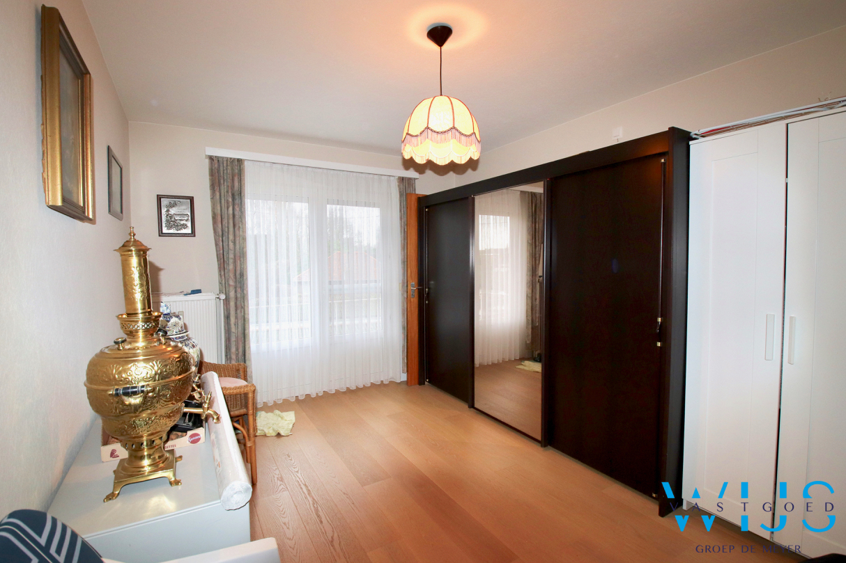 Instapklaar 2 slaapkamerappartement met terras te Wondelgem ! 
