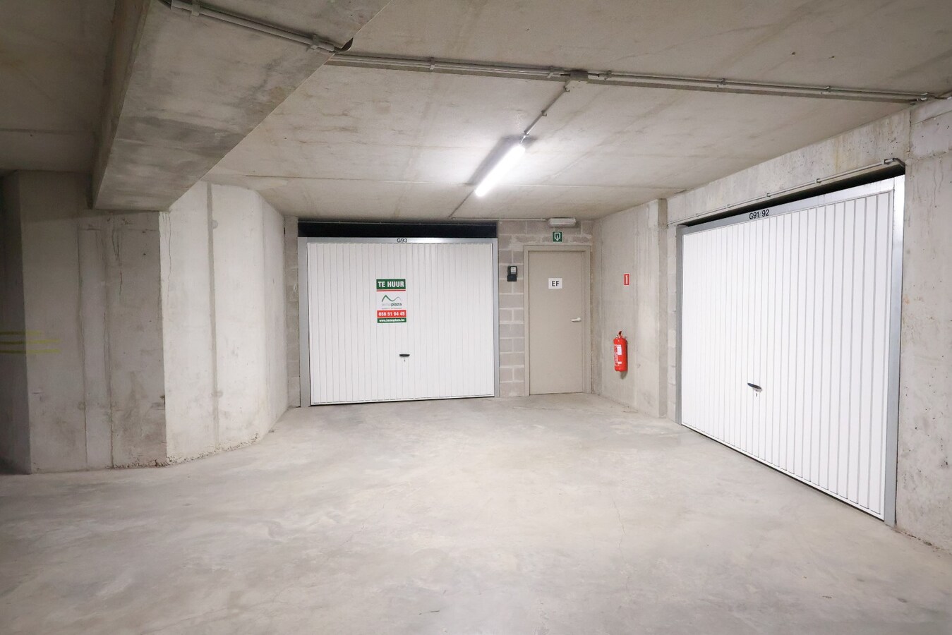 Ruime garagebox in centrum Oostuinkerke-Bad te huur op jaarbasis! 