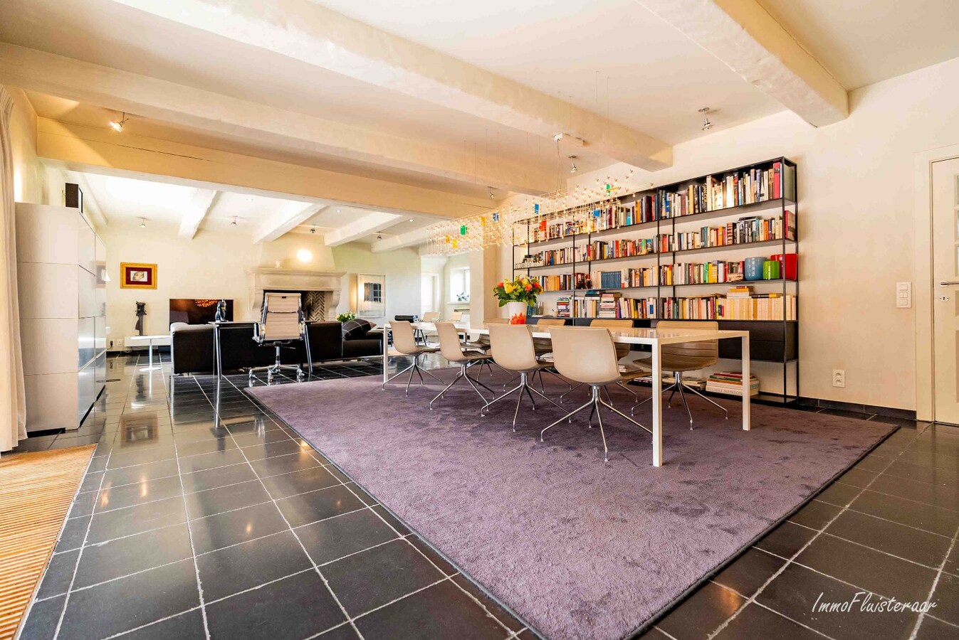 Exclusive country house with equestrian facilities and indoor arena on approx. 1.8 ha in Wuustwezel (Possibility to purchase approx. 6 ha of adjacent pastureland) 