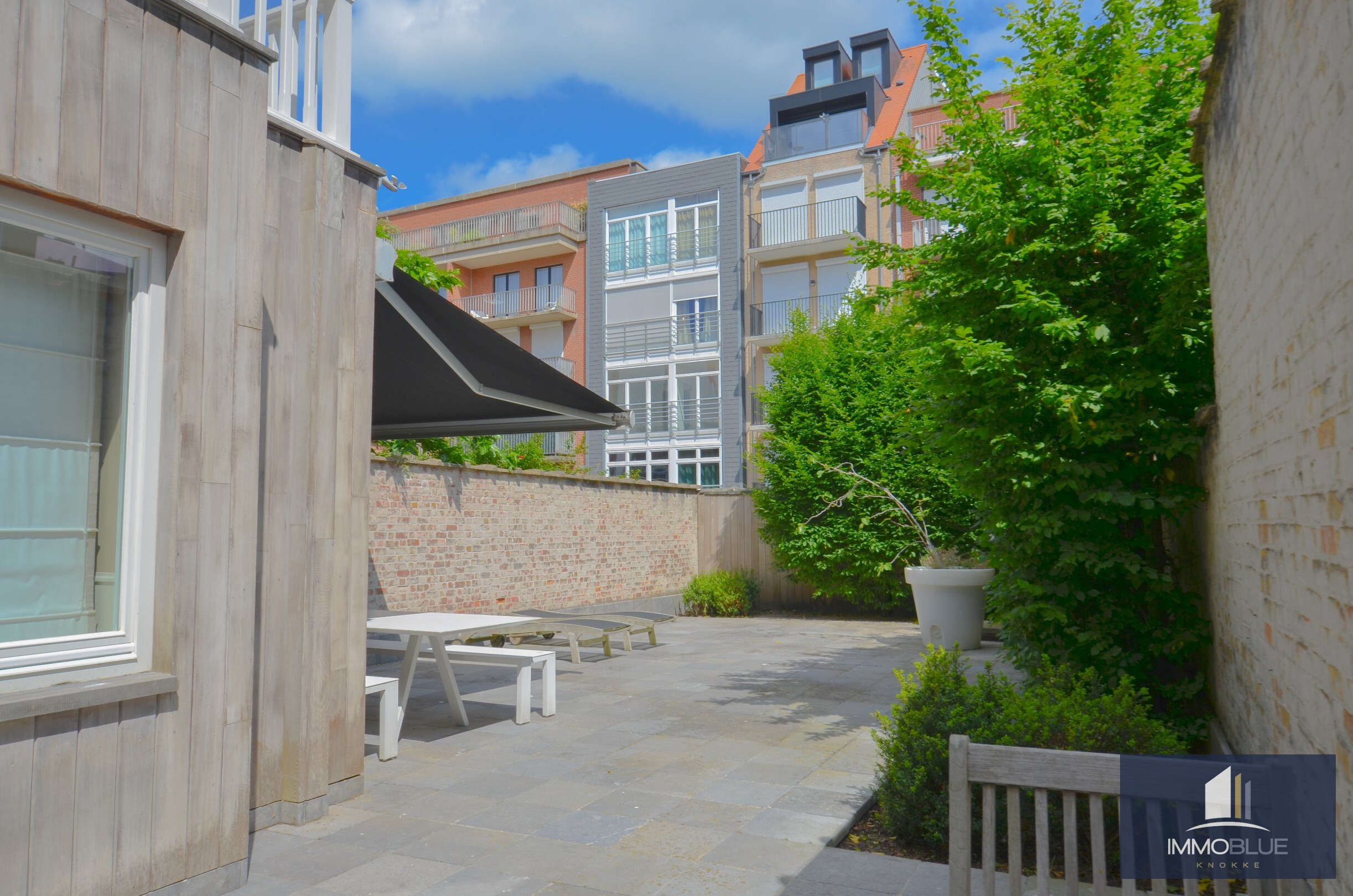 Appartement parfaitement entretenu avec une grande terrasse. 