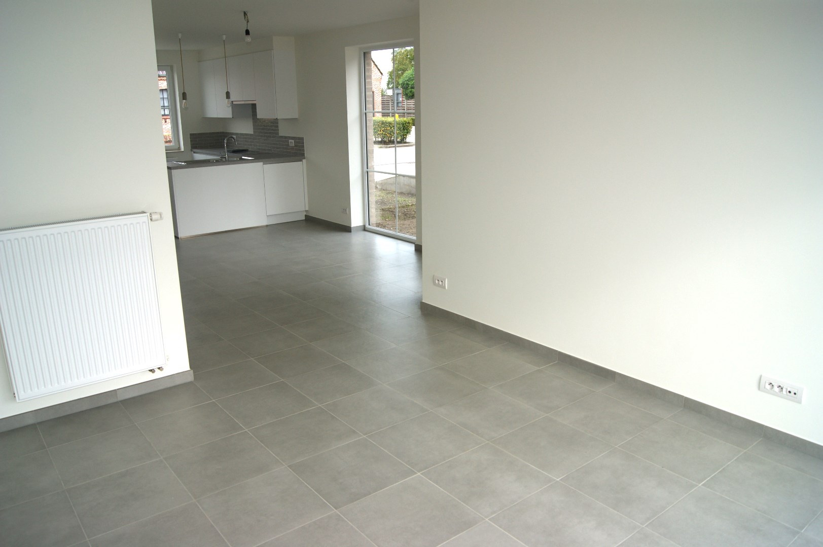 Perfect uitgeruste energiezuinige woning met 4 slpk, tuin en garage, Torhout 