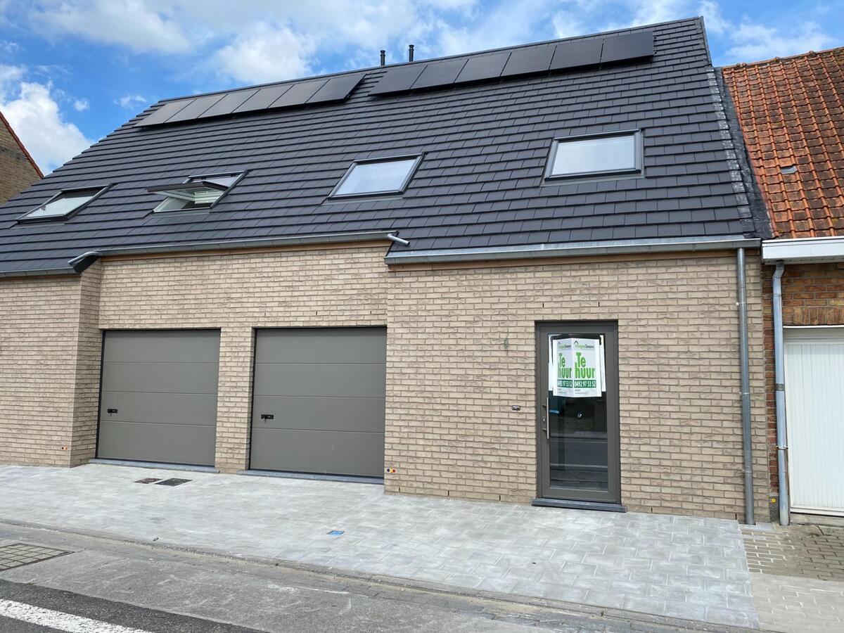 Nieuwbouwwoning met 3 slaapkamers en garage te Eernegem 