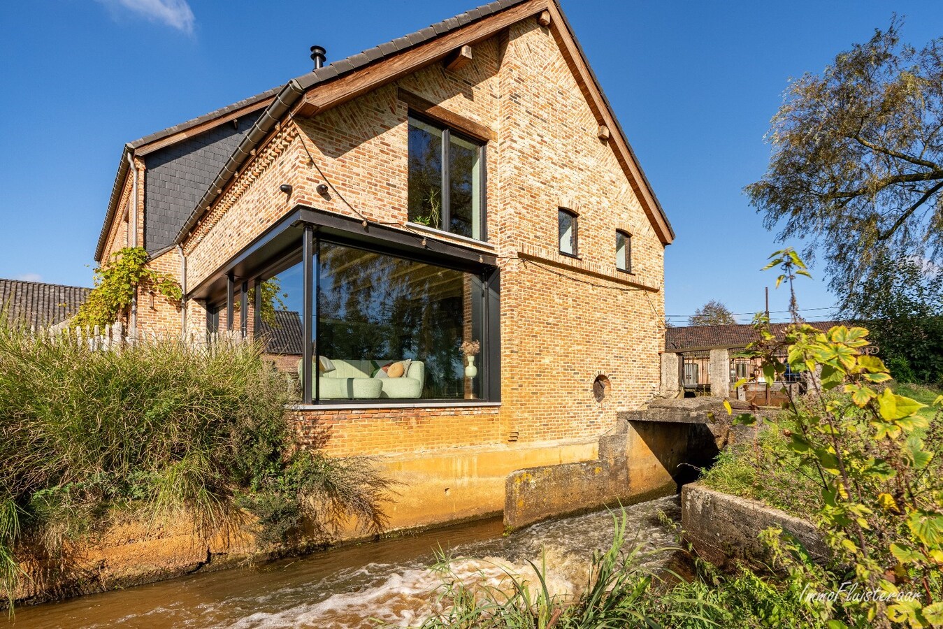 Renovated farmhouse with authentic charm on approximately 1.1 hectares in Paal (Beringen) 