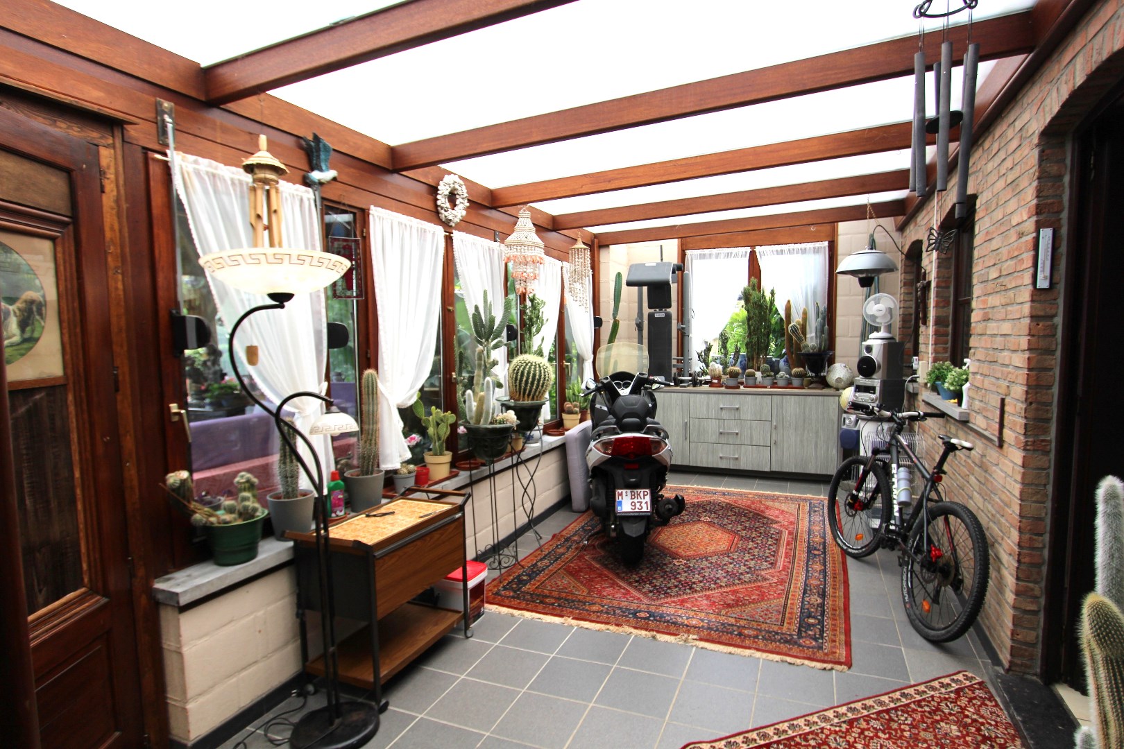 Charmante woning met veranda en mooie tuin in een rustige, landelijke omgeving 