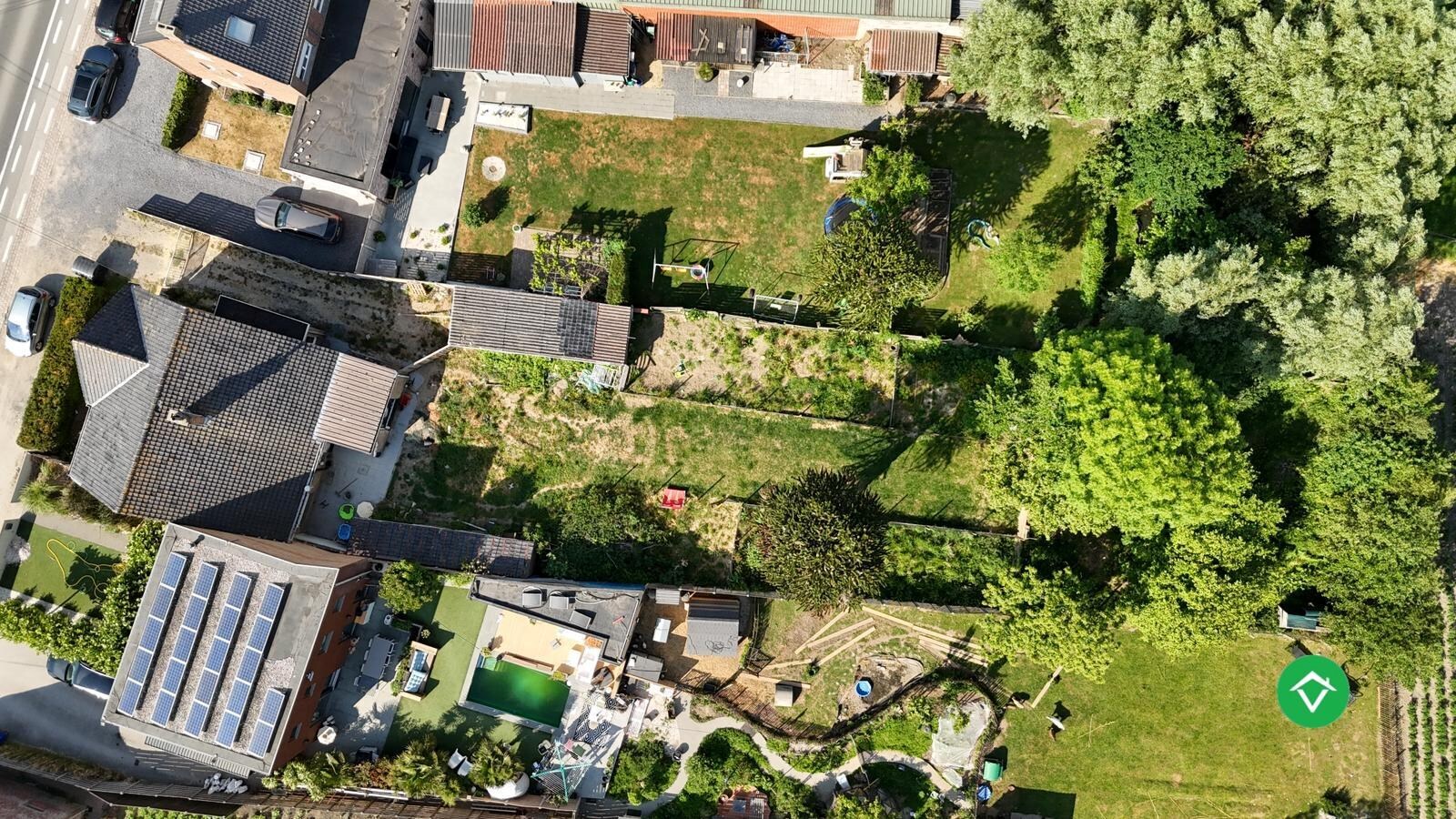 Ruim perceel van 1126 m&#178;  - tal van mogelijkheden! 