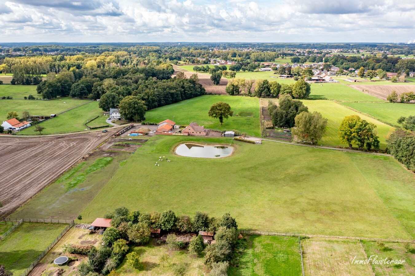 Landelijke woning met uitstekende ligging op ca. 1ha te Ham 