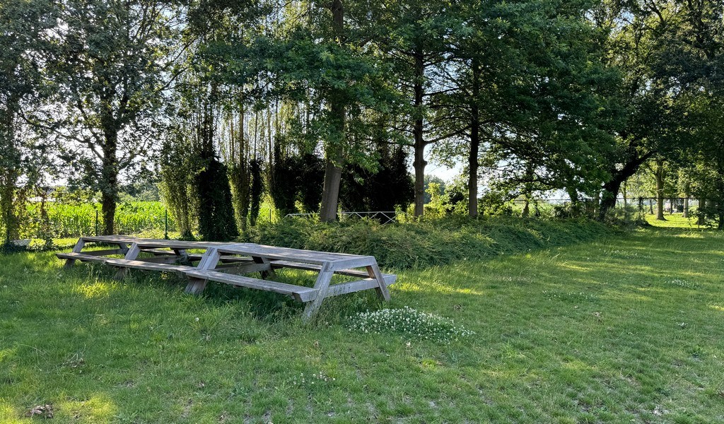 Gerenoveerd kantoorgebouw te koop in Lochristi