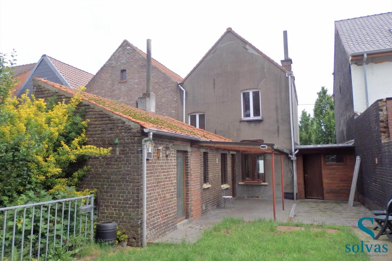 Te renoveren woning in centrum Zomergem! 