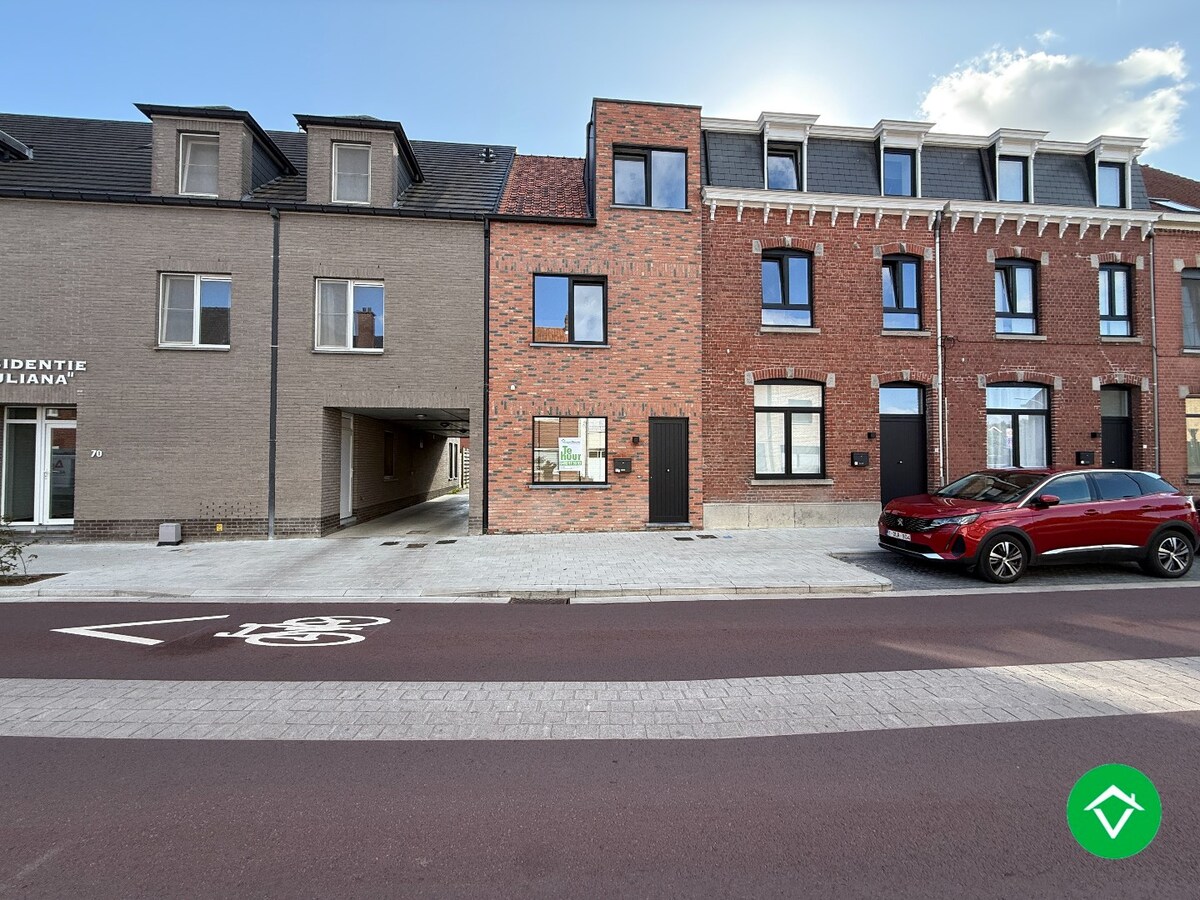 Instapklare nieuwbouwwoning met 3 slaapkamers en garage te Bissegem 