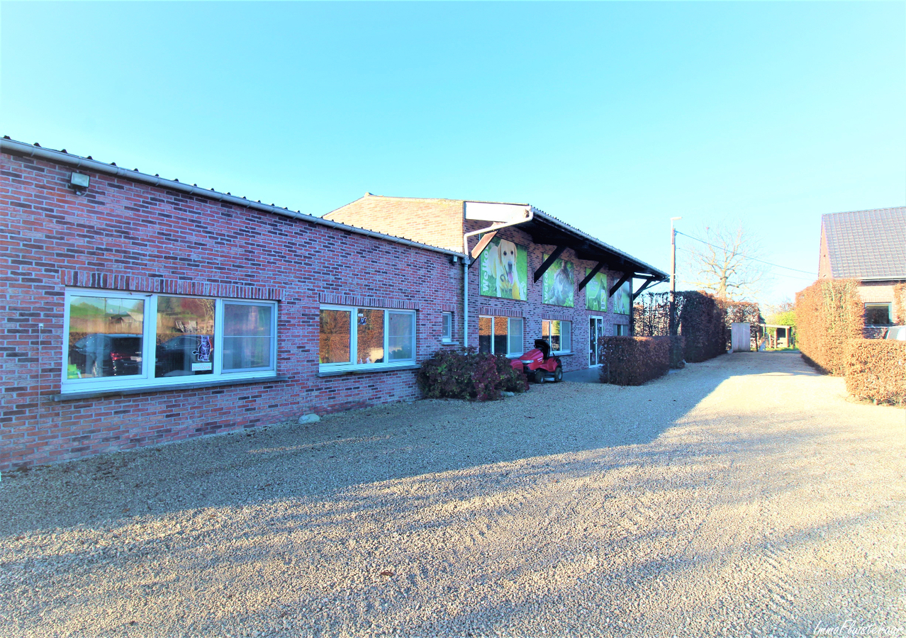 Magnifique maison avec grande annexe et pr&#233;s sur environ 2ha &#224; Bi&#233;v&#232;ne (Brabant Flamand) 