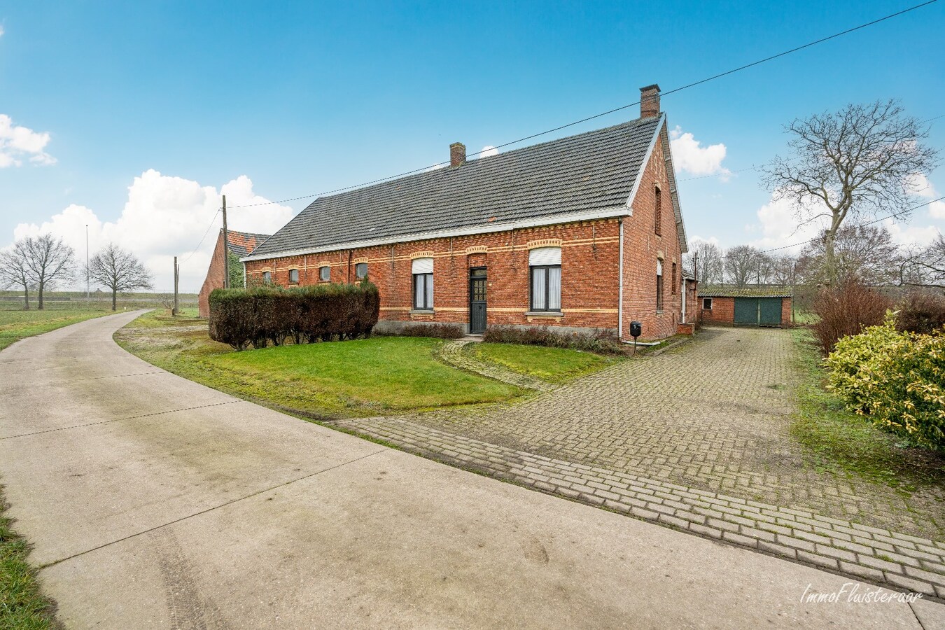 Karakteristieke hoeve met grote schuur op ca. 2 ha te Hoogstraten (Aankoop extra overliggend weiland van ca. 4 ha mogelijk) 