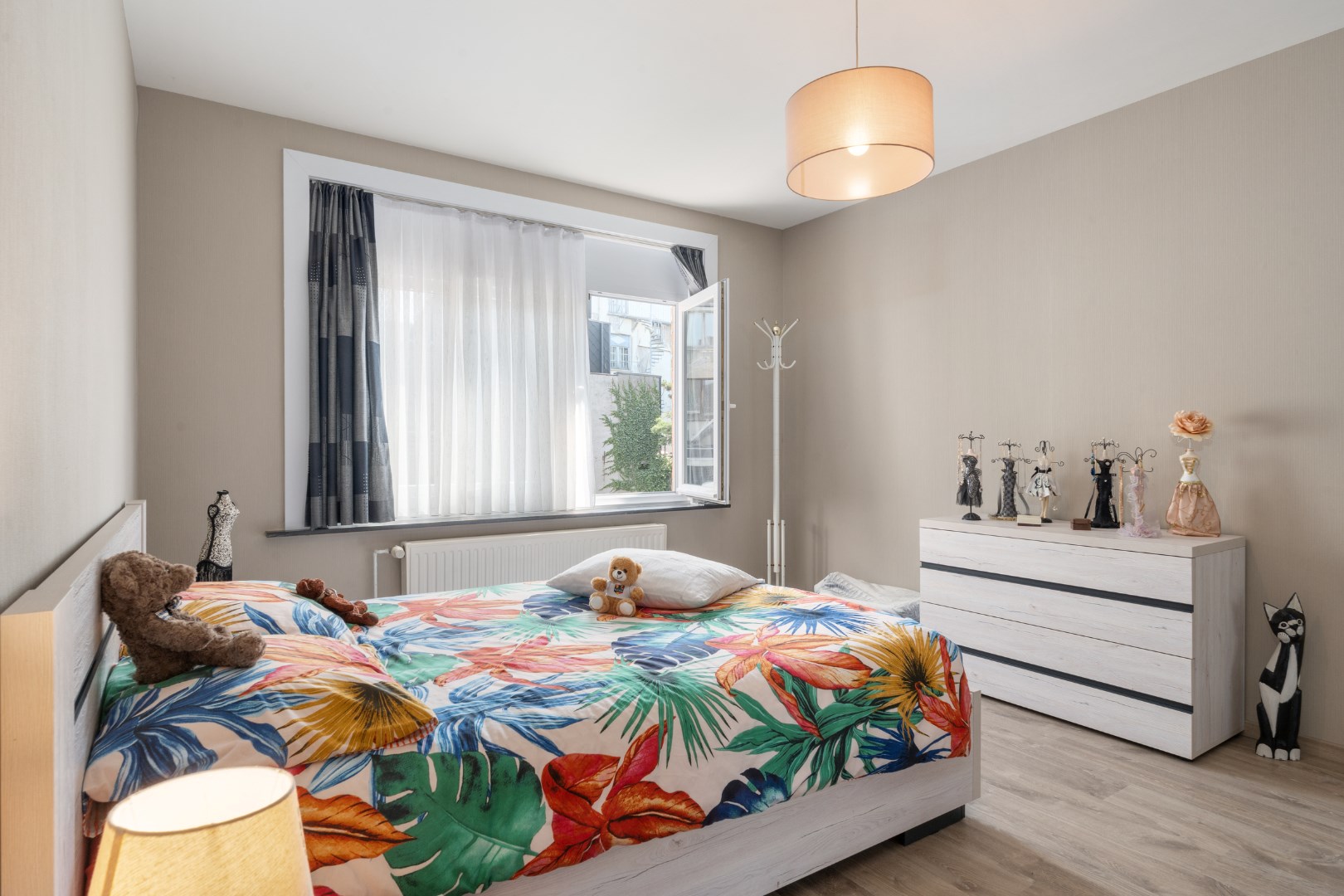 OP TE FRISSEN APPARTEMENT MET 2 SLAAPKAMERS IN MARIAKERKE 