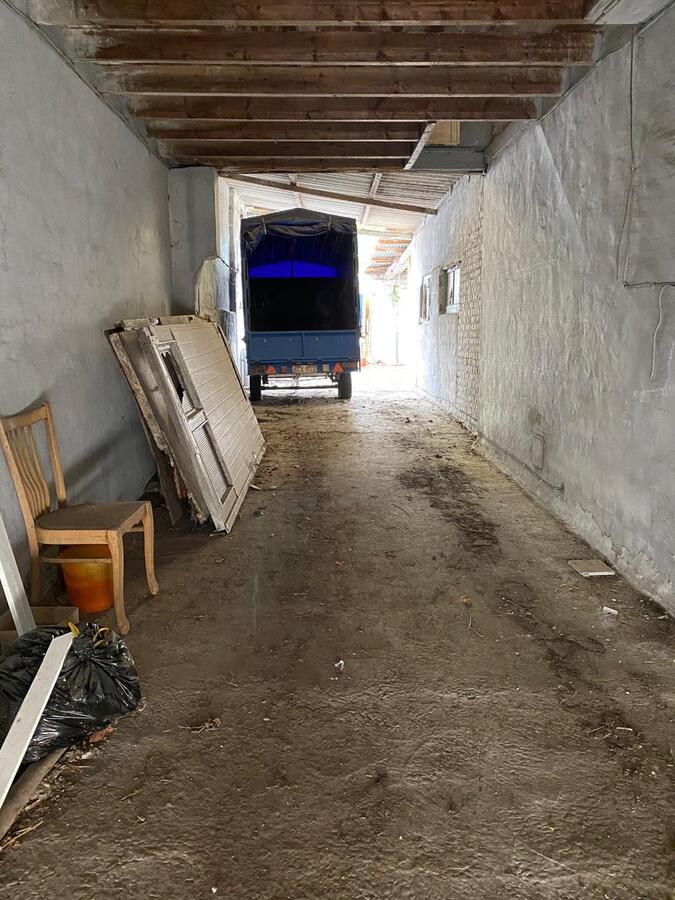 Woning met garage en diepe tuin te Koekelare 