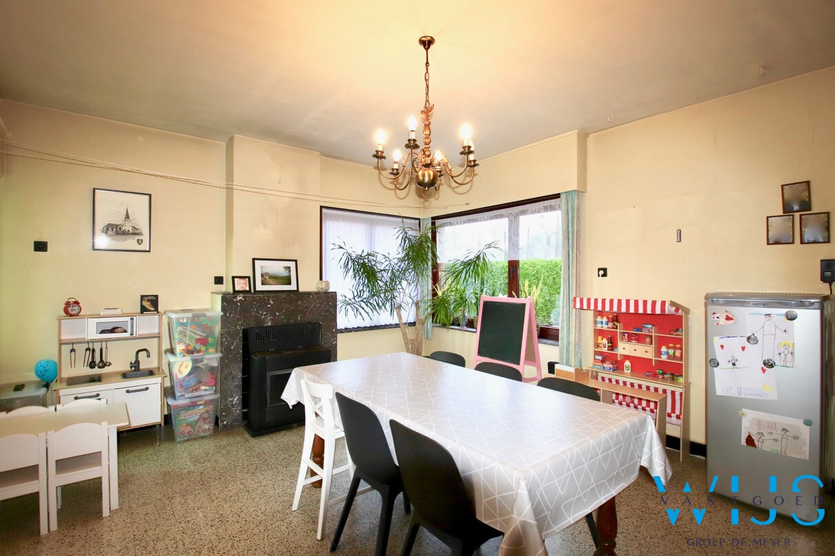 Stevig woonhuis op TOPlocatie te Waarschoot ! 