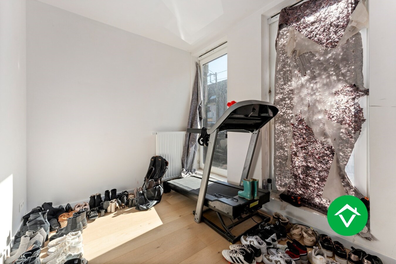 Gelijkvloers appartement met garage te Leke 