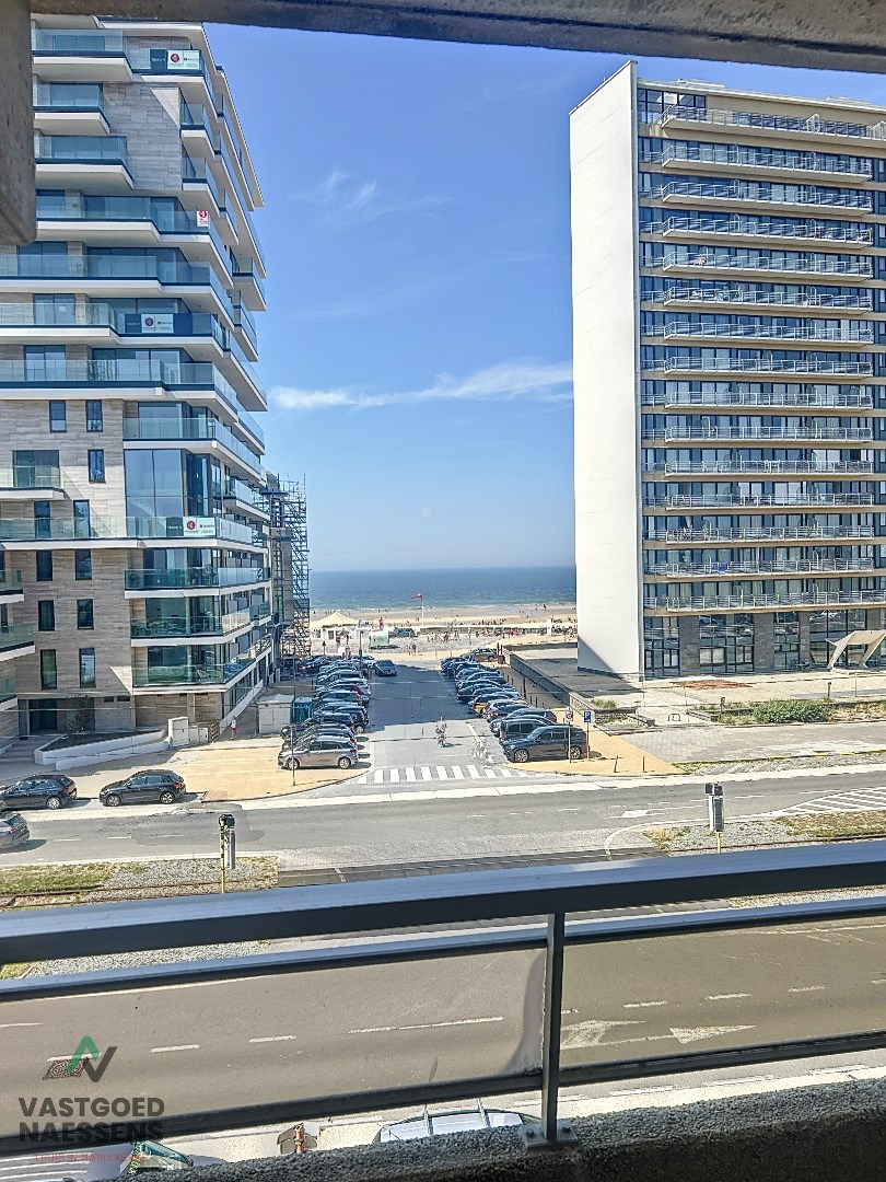 Pr&#234;t &#224; emm&#233;nager appartement de 2 chambres avec de grandes terrasses - vue d&#233;gag&#233;e. 