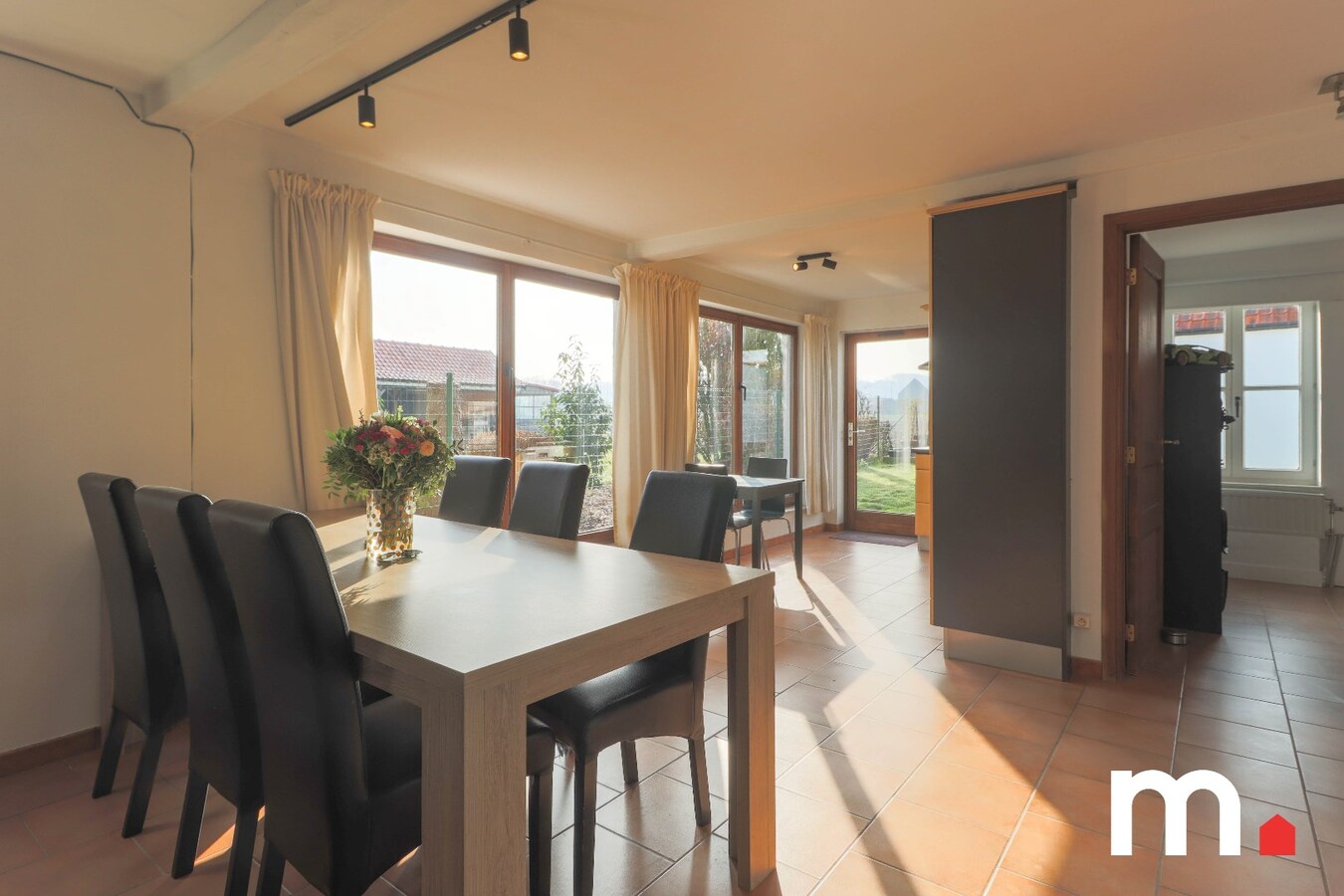 Zeer sympathieke en knusse woning aan de voet van de Kwaremont en de Kluisberg. 
