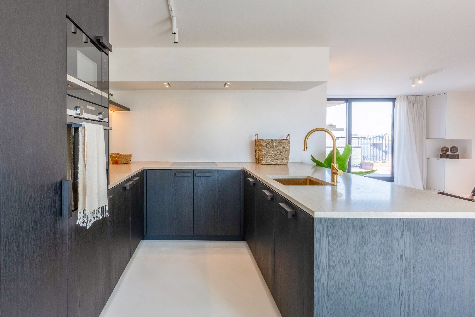 Unieke penthouse met 2 slaapkamers, 2 ruime terrassen en garage 