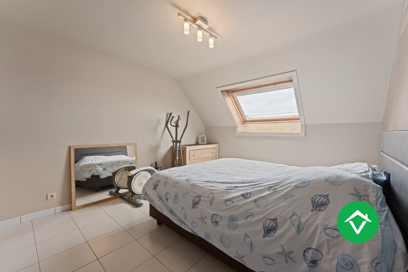 Instapklare woning met 3 slaapkamers en groene tuin te Koekelare 