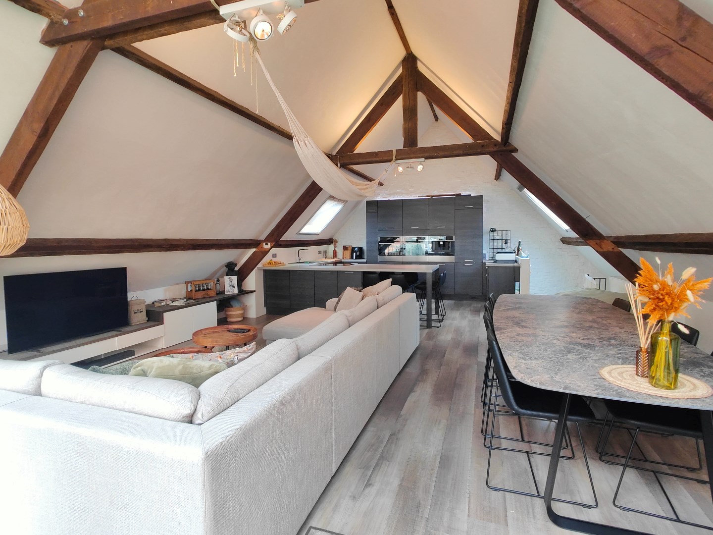 Uniek en modern appartement in het centrum van Ardooie 