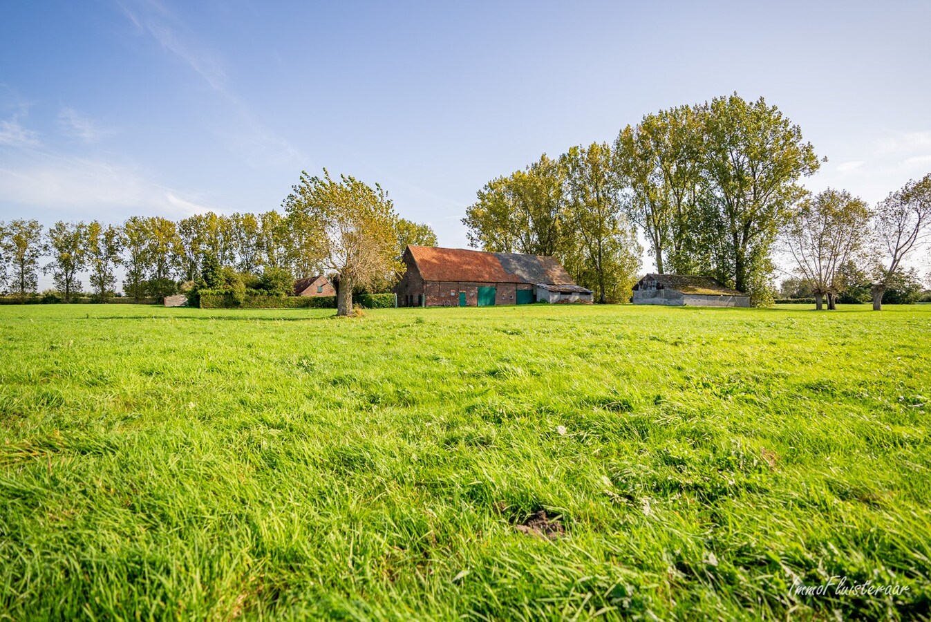 Idyllically located to renovate farm in Deinze on approximately 6 hectares. 