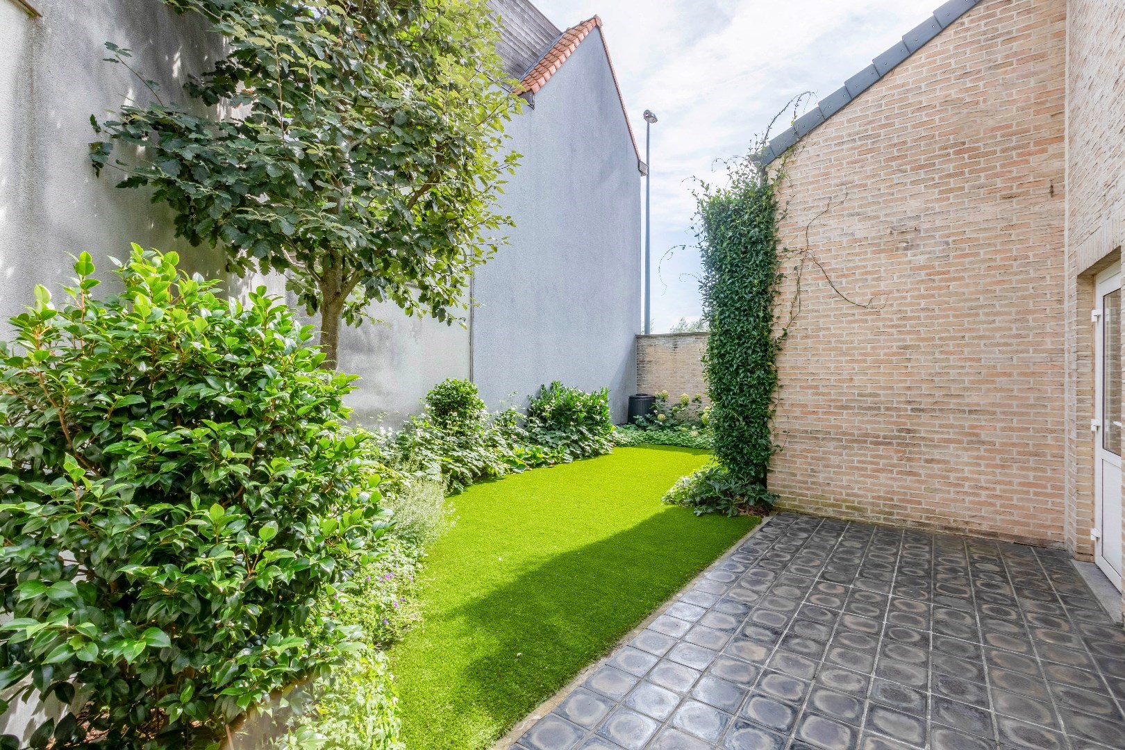 VERHUURD ! Ruime woning met tuin en dubbele garage in Gent - ideale woning voor cohousing 