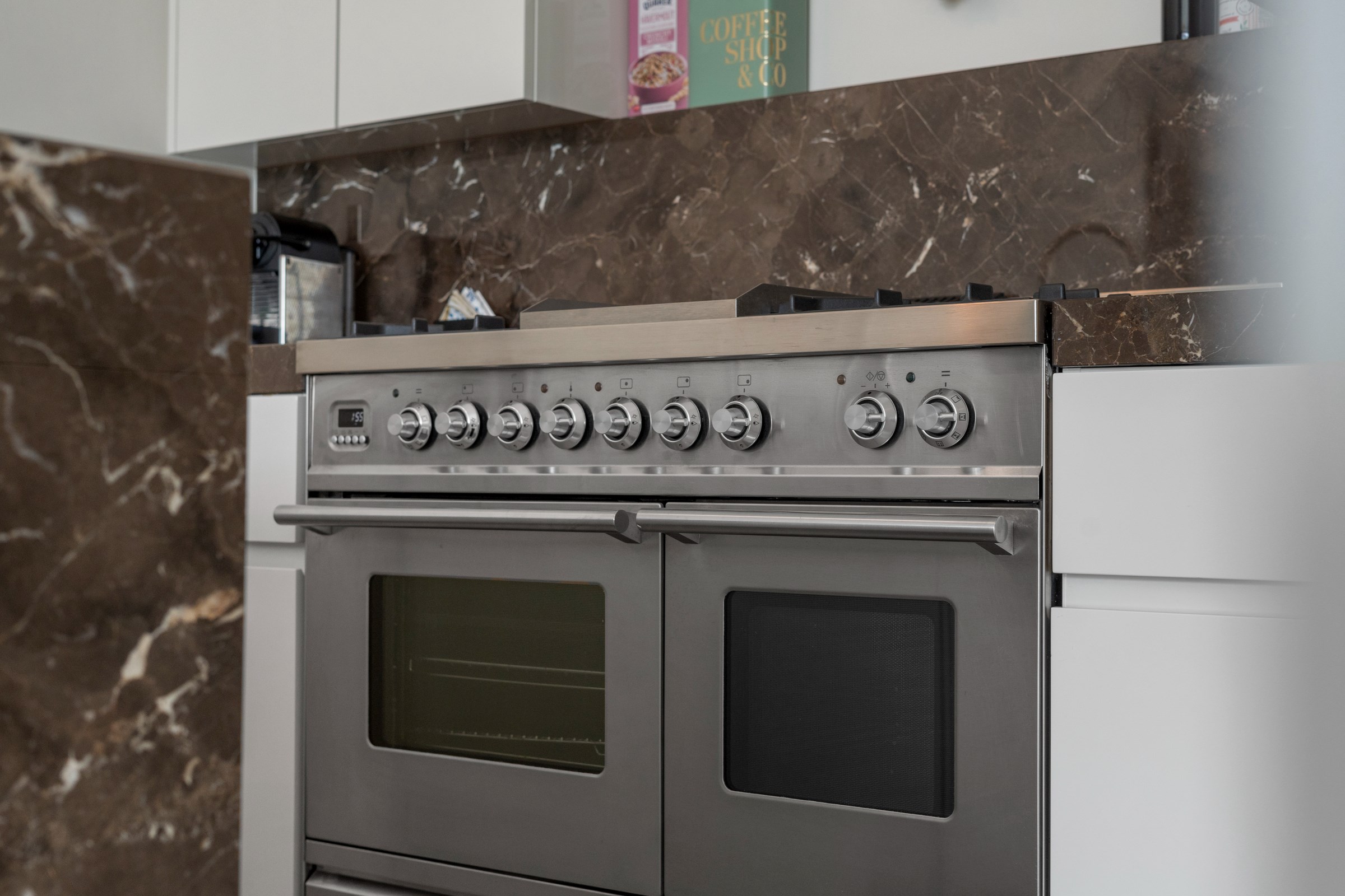 Luxueus duplex-hoekappartement, voorzien van alle comfort, nabij het Rubensplein (Mogelijkheid tot aankoop van een inpandige garage-staanplaats) 