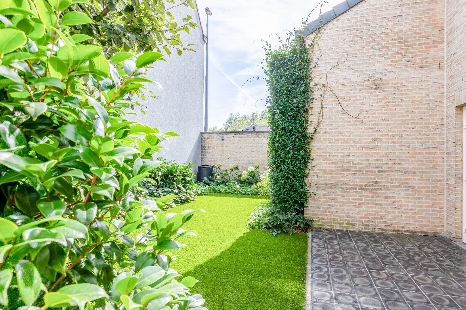 VERHUURD ! Ruime woning met tuin en dubbele garage in Gent - ideale woning voor cohousing 