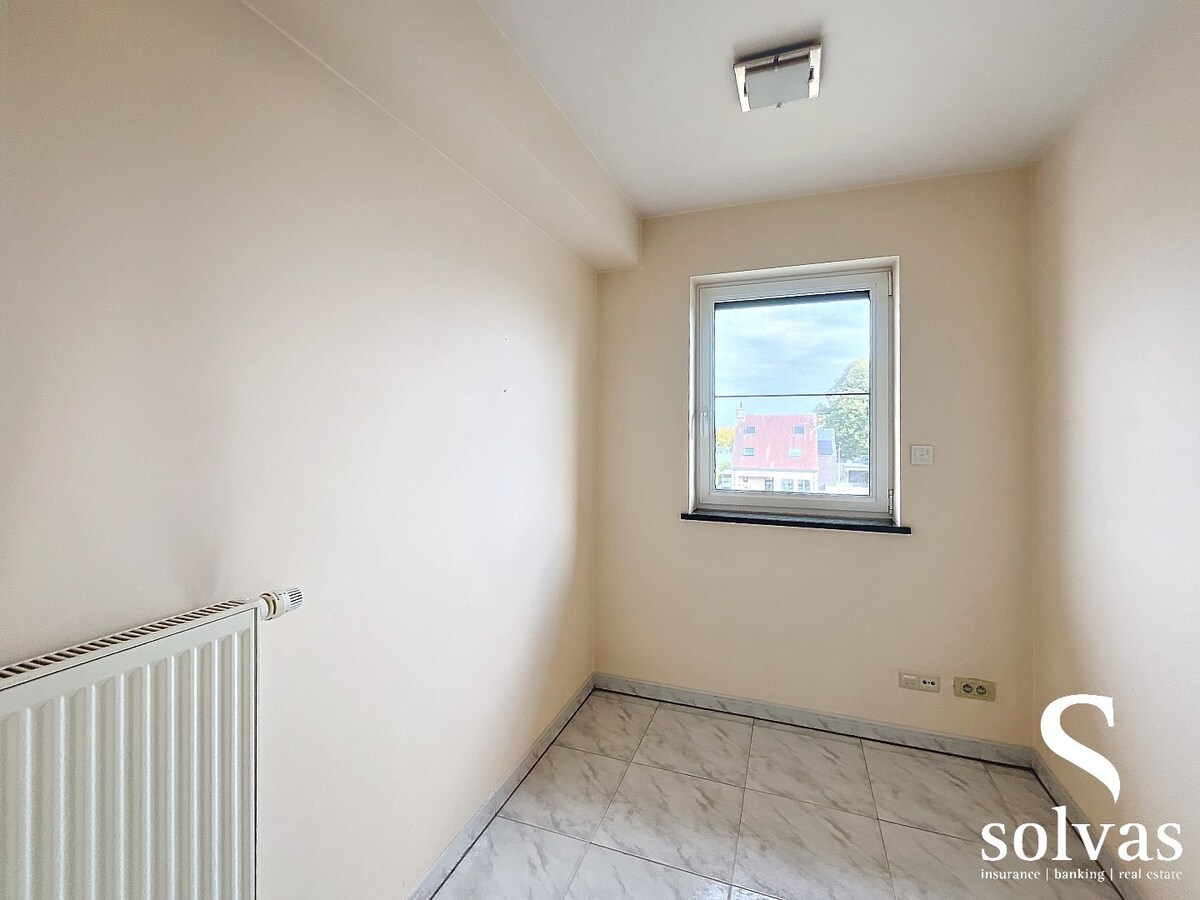 Zeer mooi appartement met ruime 2 slaapkamers en bureau te centrum Aalter 