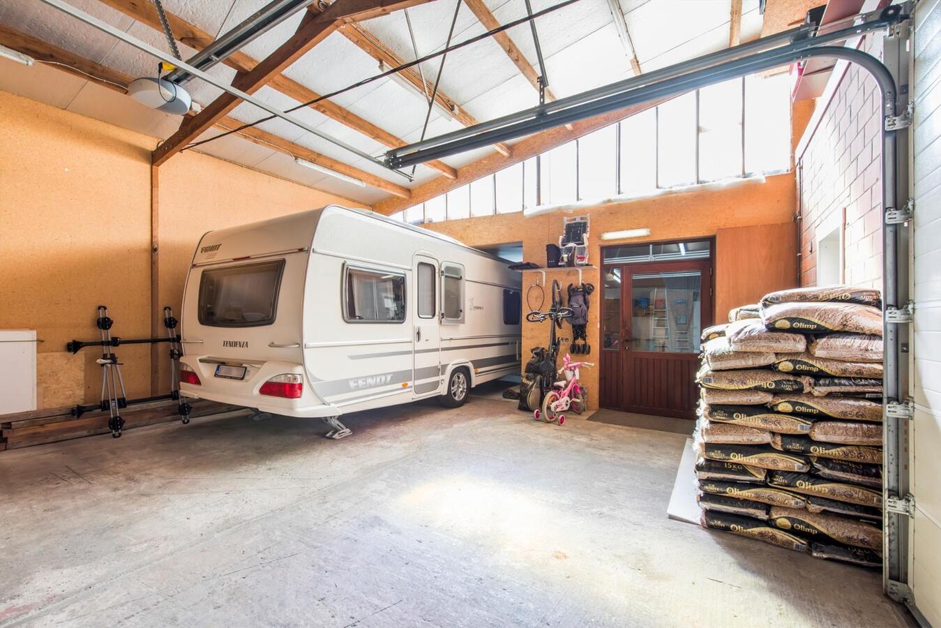 Instapklare woning met 3 slaapkamers en garage te Beerst 