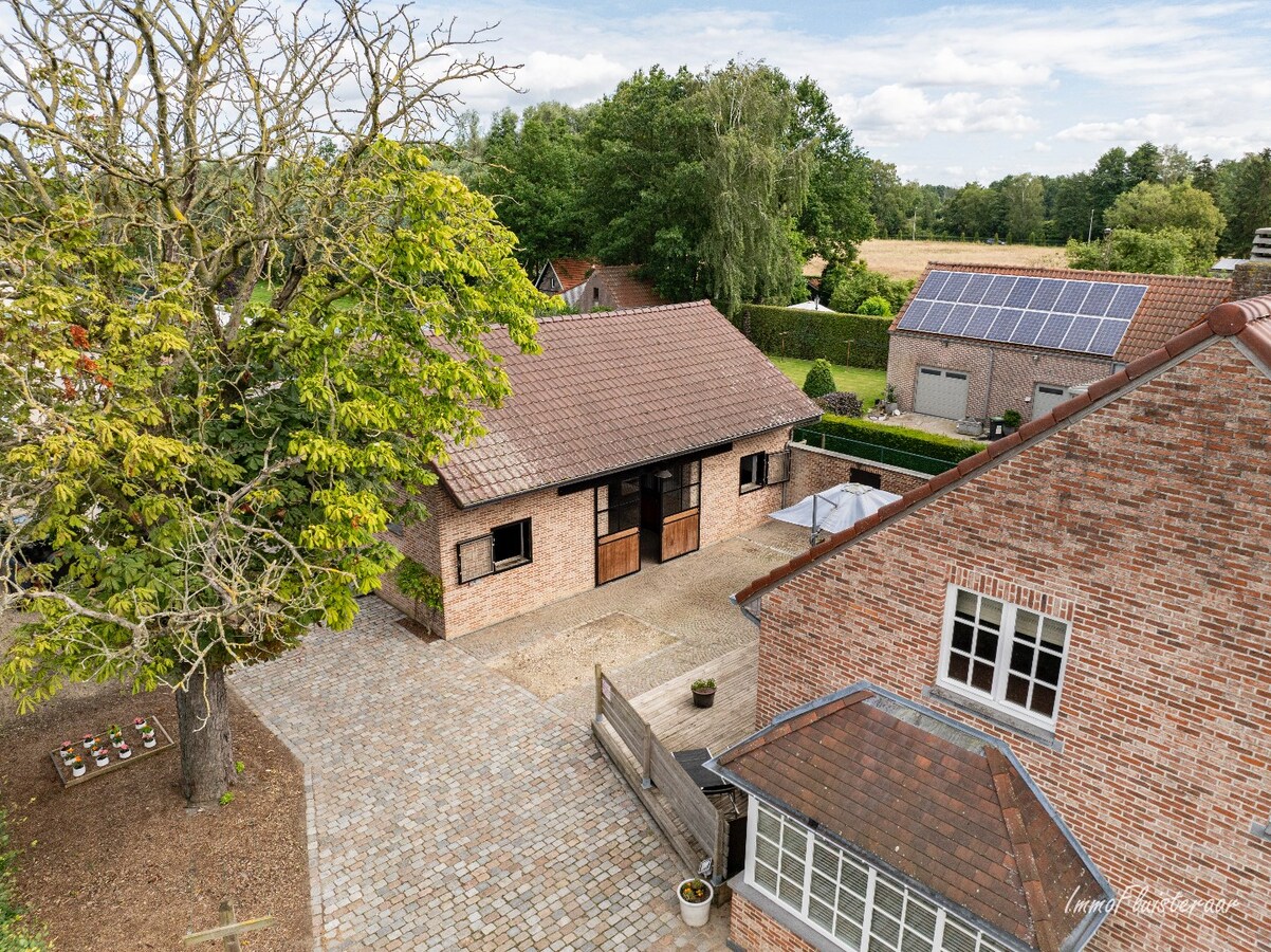 Uniek landhuis met uitgebreide paardenaccommodatie op ca. 1ha te Diepenbeek 