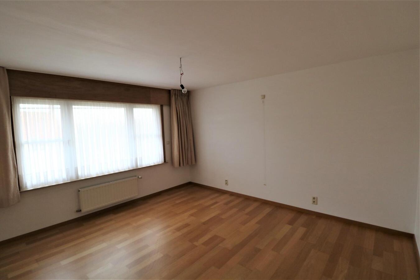 Recente woning met 5 slaapkamers op 698m&#178;  te Alveringem 