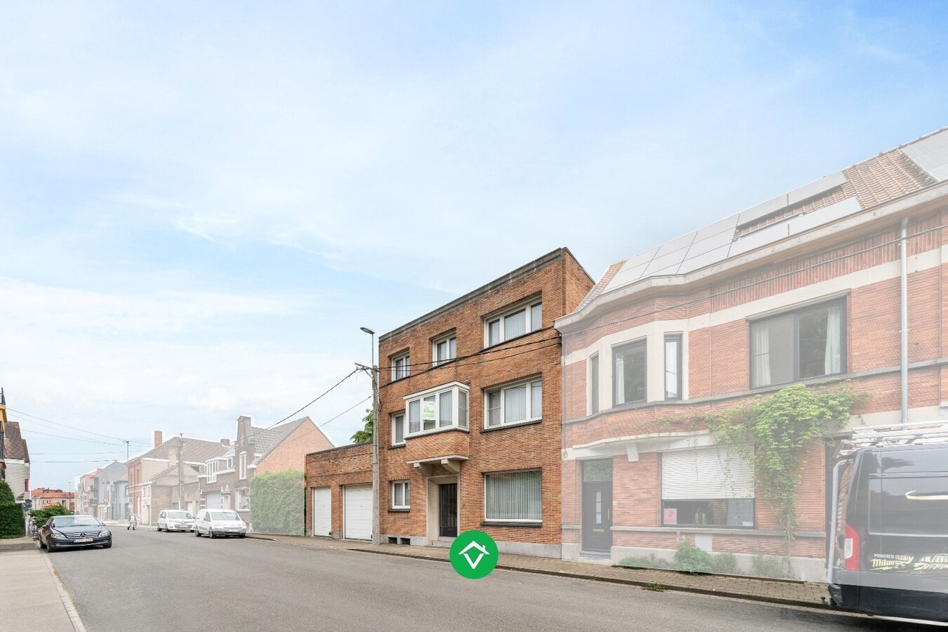 Ruime woning met 7 slaapkamers en loods (320m&#178;) in centrum Roeselare 