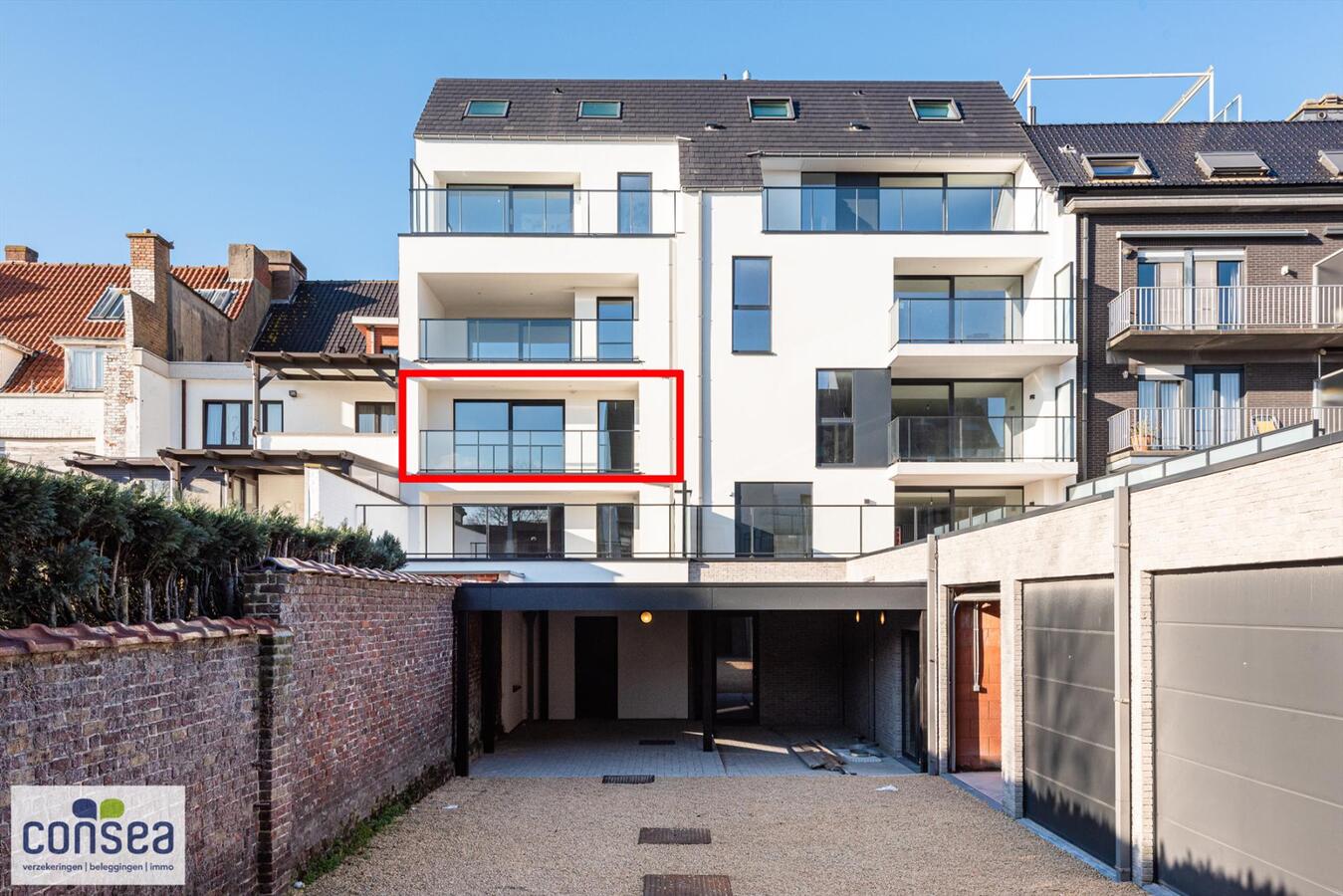 Lichtrijk appartement in het centrum van Maldegem met zicht op de kerk, zuid geori&#235;nteerd terras 