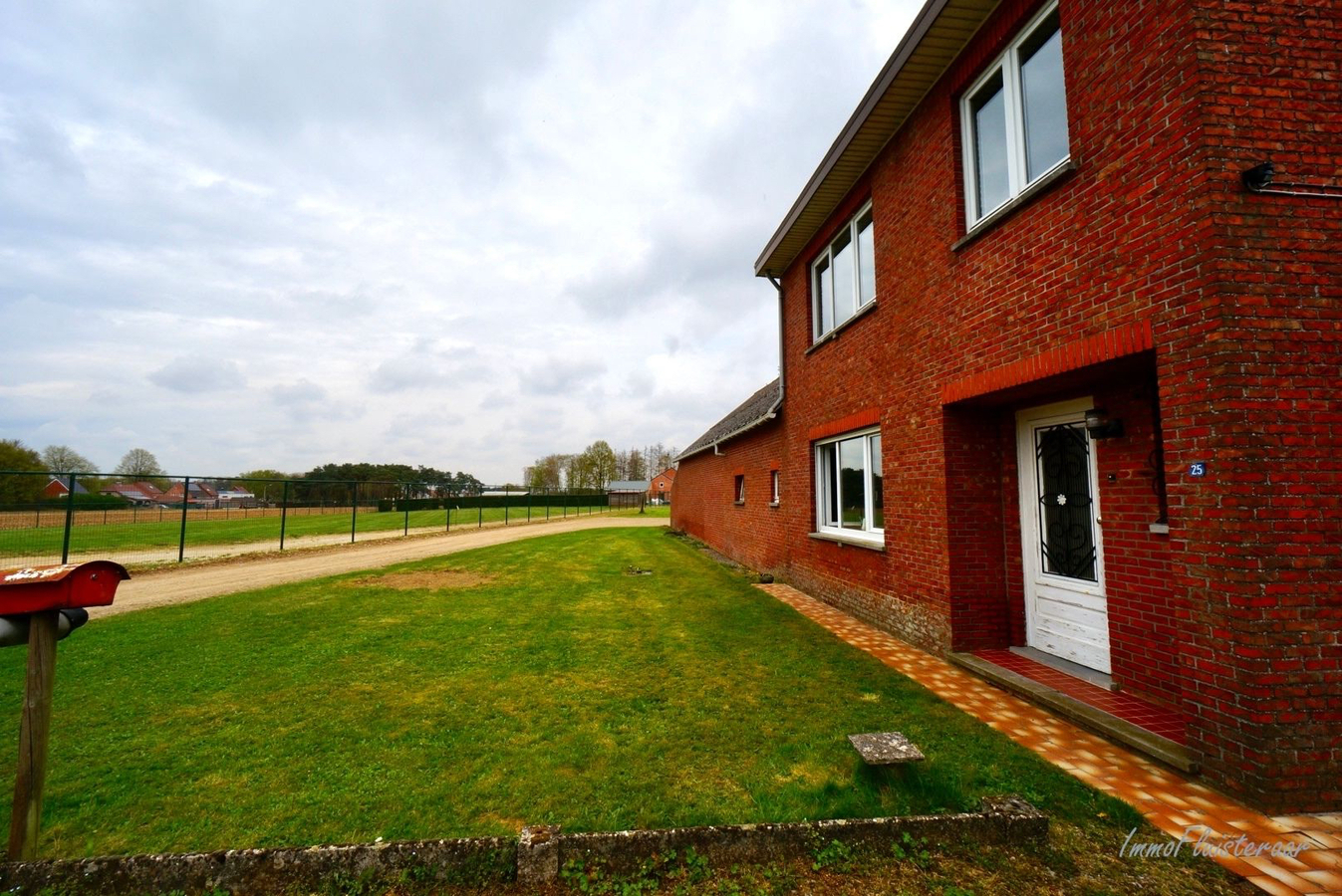 Gezellige te renoveren hoeve met stalgebouw op ca. 1ha21a te Paal 