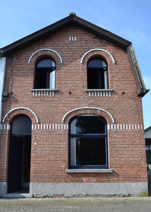 Leuke gezinswoning met zwembad in St-Gillis-Waas (aankoop weide mogelijk) 