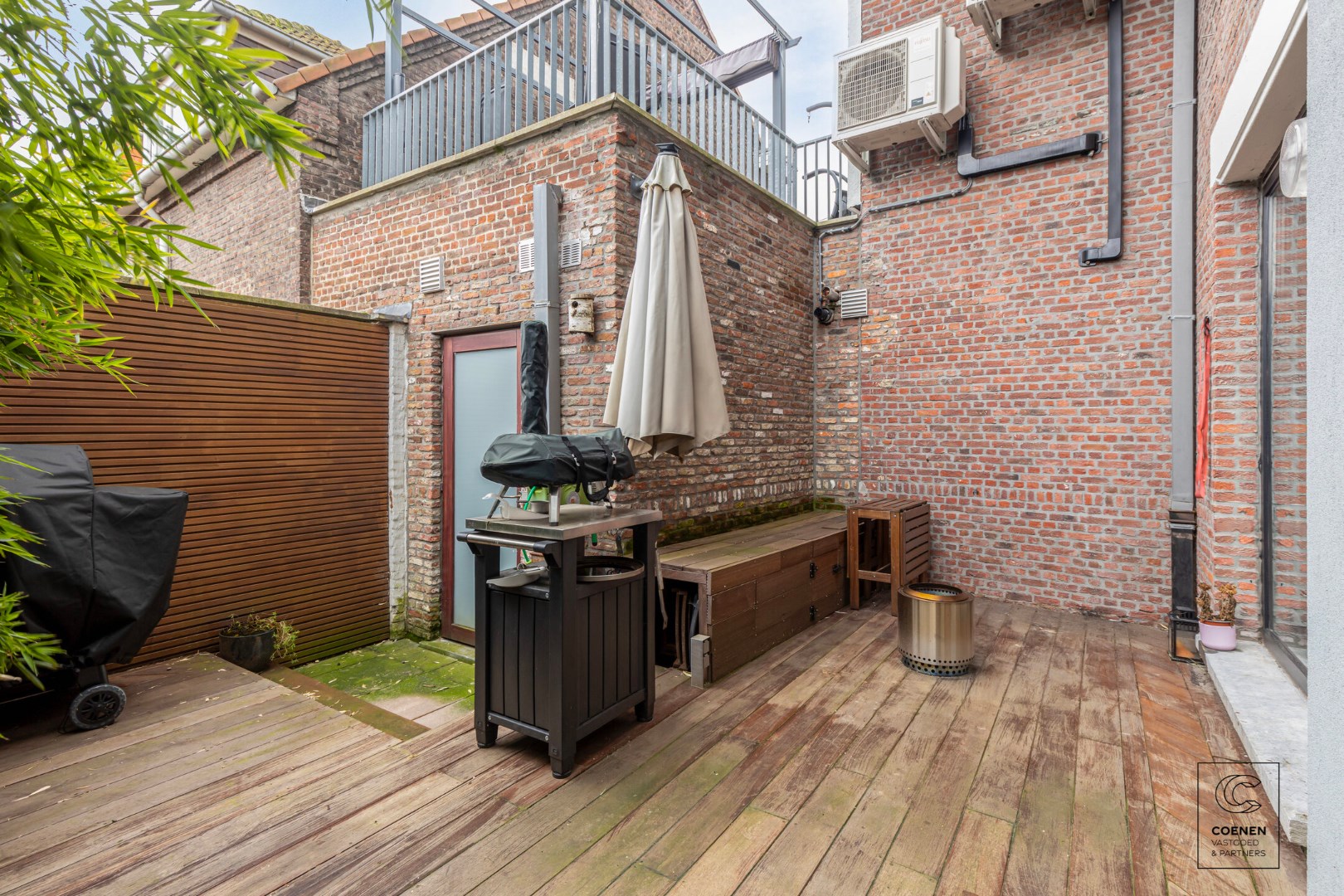 Duplex-appartement met 3 slpk&#39;s, bew opp van 196 m&#178;, stadstuin EN garage! 