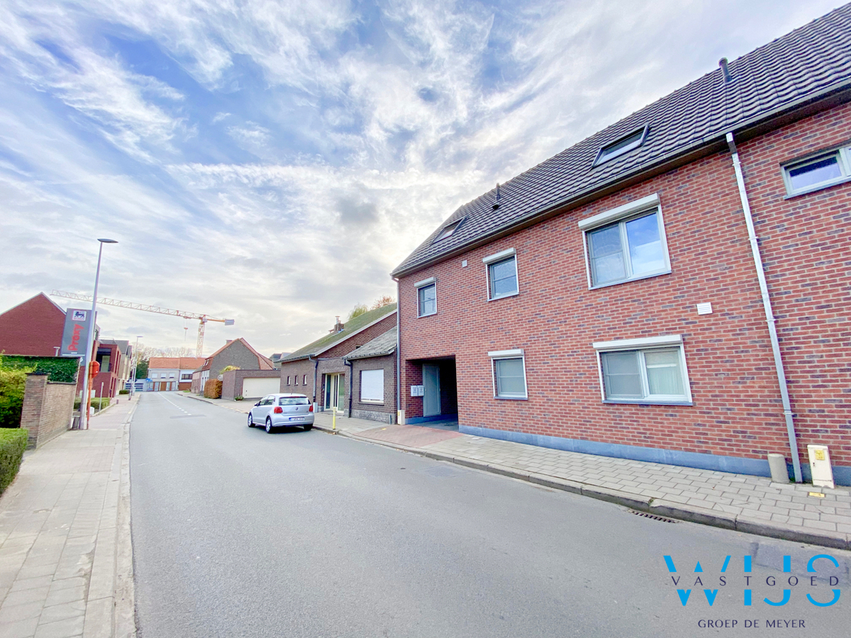 Prachtig 3 slaapkamerappartement in hartje Lembeke ! 