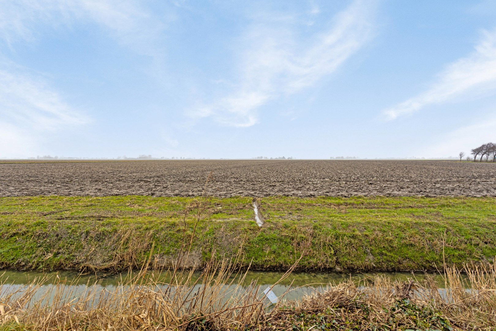 Dijkwoning verkocht | onder voorbehoud in Oudebildtzijl