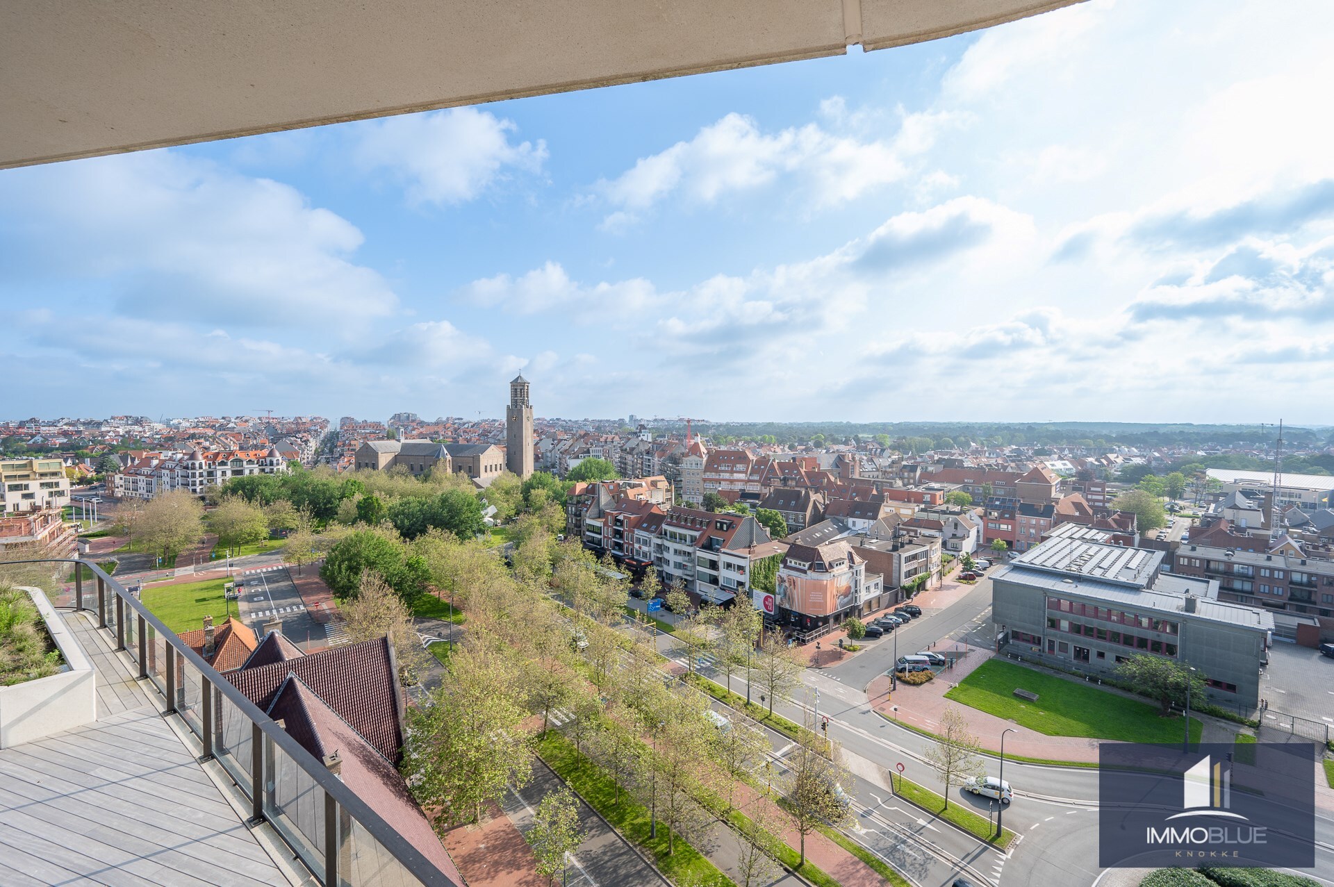 Luxueus appartement met een zeer ruim terras gelegen in de exclusieve residentie The Tower. 