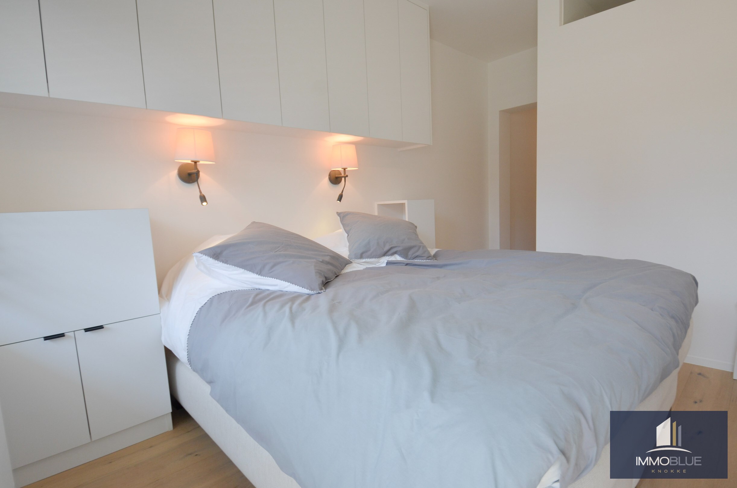 Appartement &#233;l&#233;gant, r&#233;cemment r&#233;nov&#233;, avec vue frontale sur la mer. 