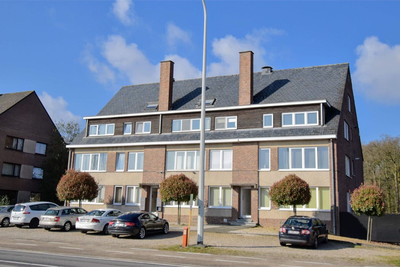 Betaalbare duplex met garage 