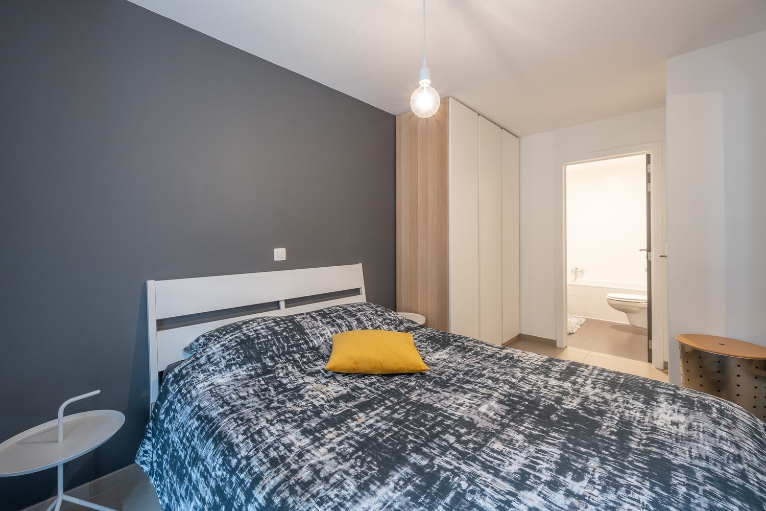 Rez-de- chaus&#233;e agr&#233;able avec 2 chambres &#224; coucher et cour situ&#233; &#224; Knokke. 