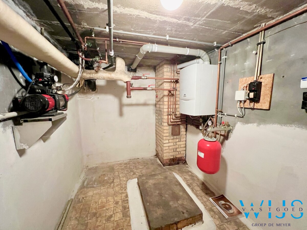 Statig woonhuis op 1104 m&#178; in het centrum van Sleidinge ! 