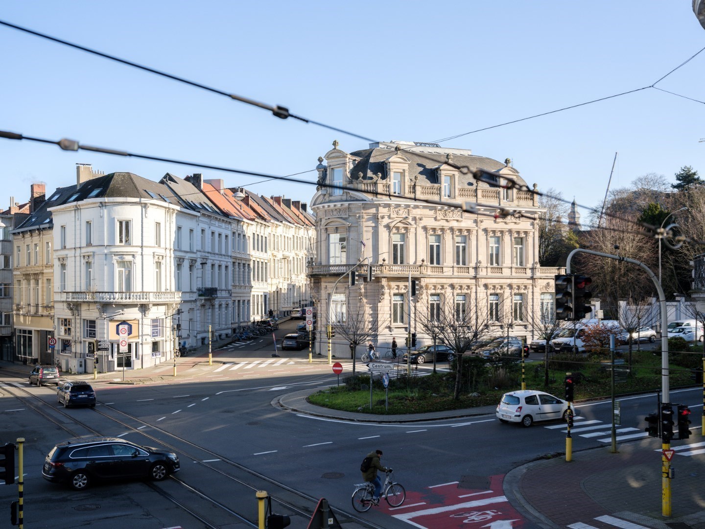 Centraal gelegen burgerwoning op wandelafstand van het Sint-Pietersstation 