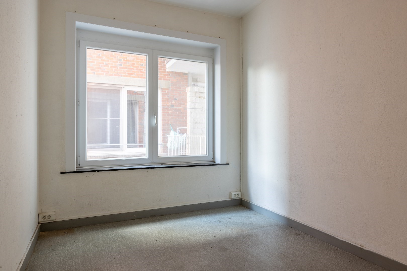 Interessant Appartement op de Eerste Verdieping in Sint-Amandsberg met Garage 