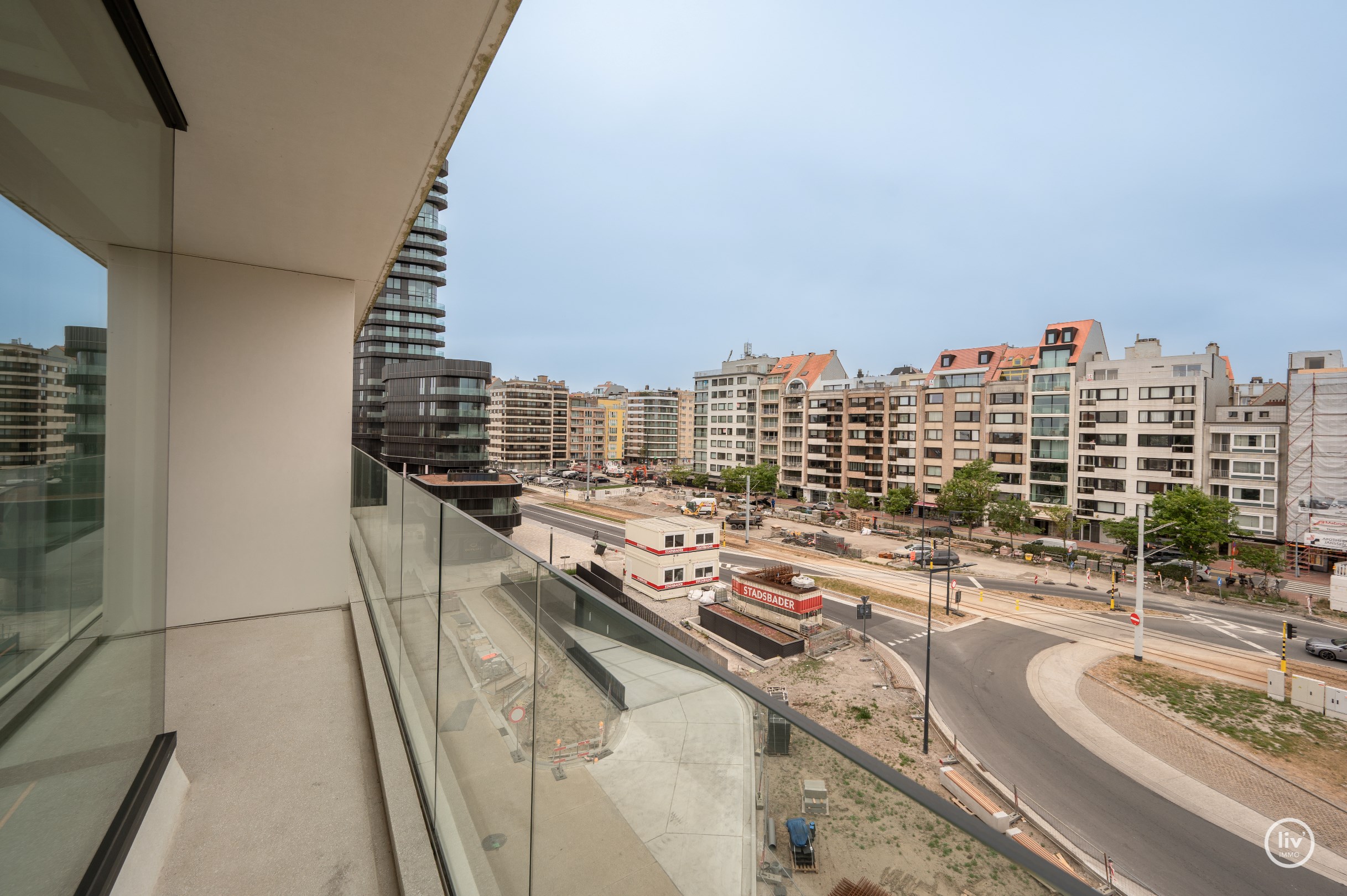 Dit prachtige appartement met panoramisch uitzicht is gelegen in Heist-aan-Zee en is gebouwd in het jaar 2020 op wandelafstand van de Zeedijk-Albertstrand (SALT-project) . 