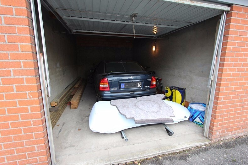 Afgesloten garage te huur in het centrum van Kortemark 