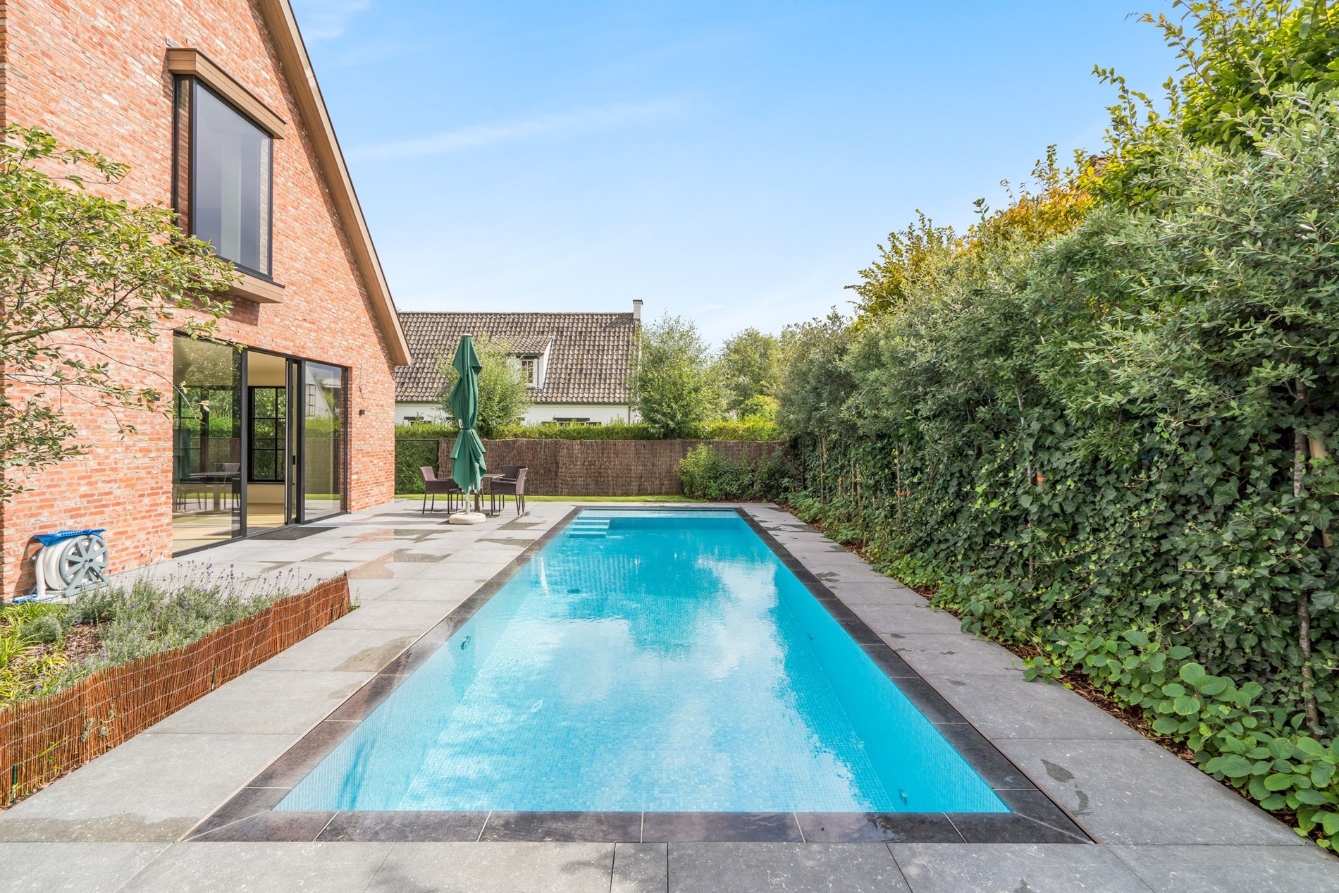 Villa exceptionnellement finie avec piscine situ&#233;e dans un quartier r&#233;sidentiel de villas &#224; la p&#233;riph&#233;rie du Zoute. 