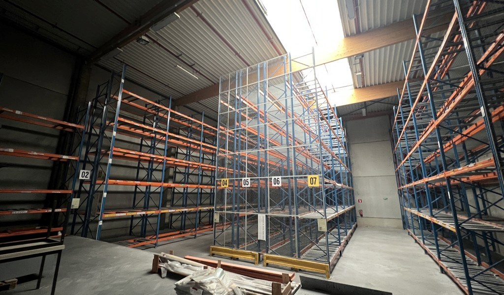 Magazijn te huur in bedrijvenzone Europalaan in Deinze